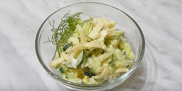 Блюда из репы: Салат с репой, огурцом и яйцами