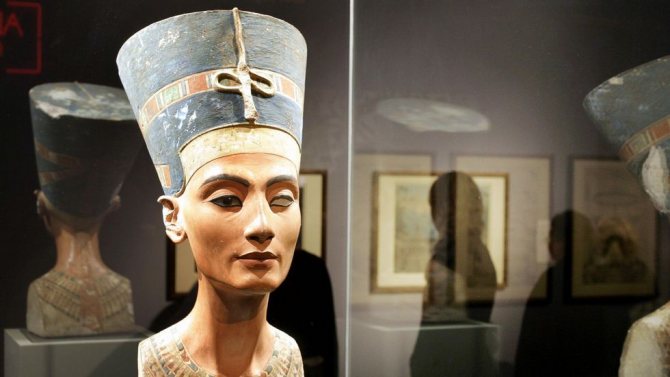 царица нифертити