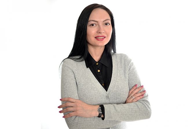 Евгения Бобровская, тренер по гимнастике для лица Фото: Виктор ГУСЕЙНОВ