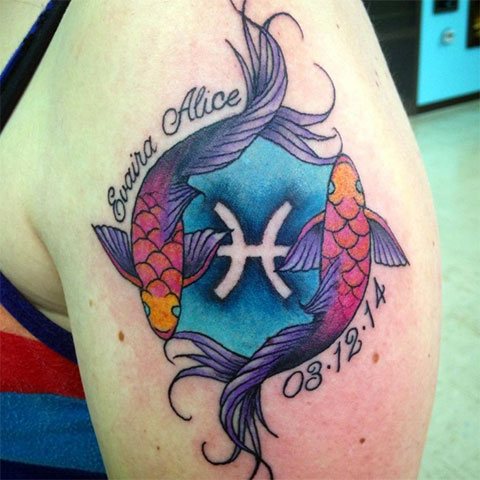 Фото цветной татуировки - знак зодиака рыбы