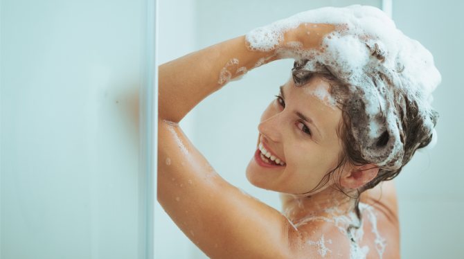 фото - как отучить волосы от ежедневного мытья