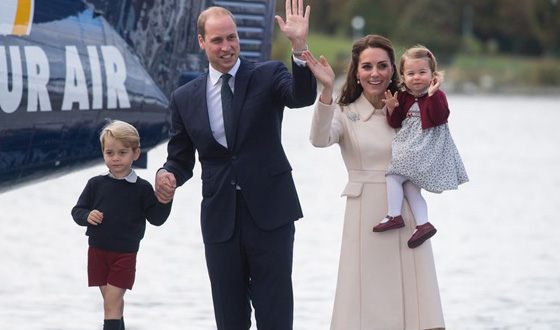 Герцог и герцогиня Кембриджские со своими старшими детьми