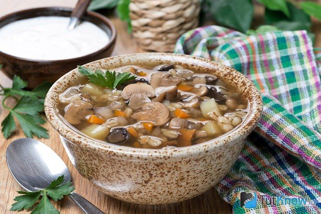 Готовый суп с грибами