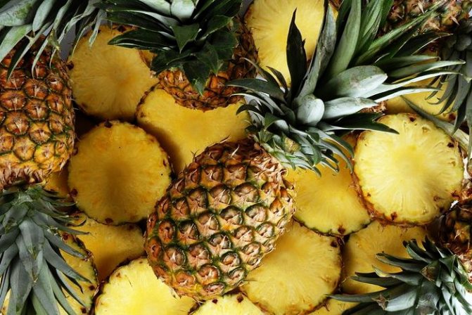 Как быстро и красиво нарезать свежий ананас