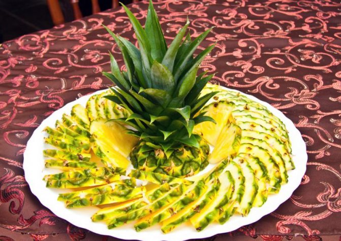 как красиво нарезать ананас