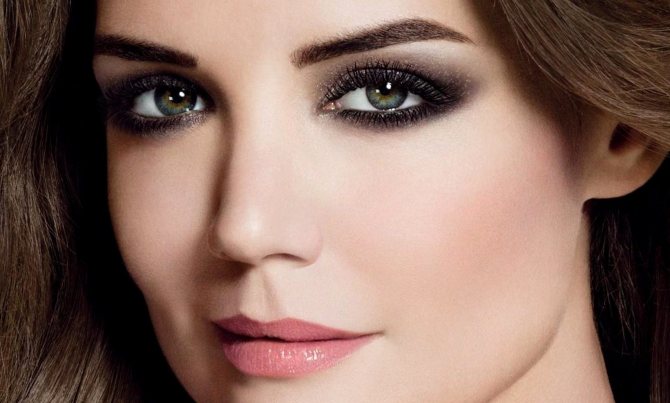 Как сделать глаза выразительнее: правила макияжа
