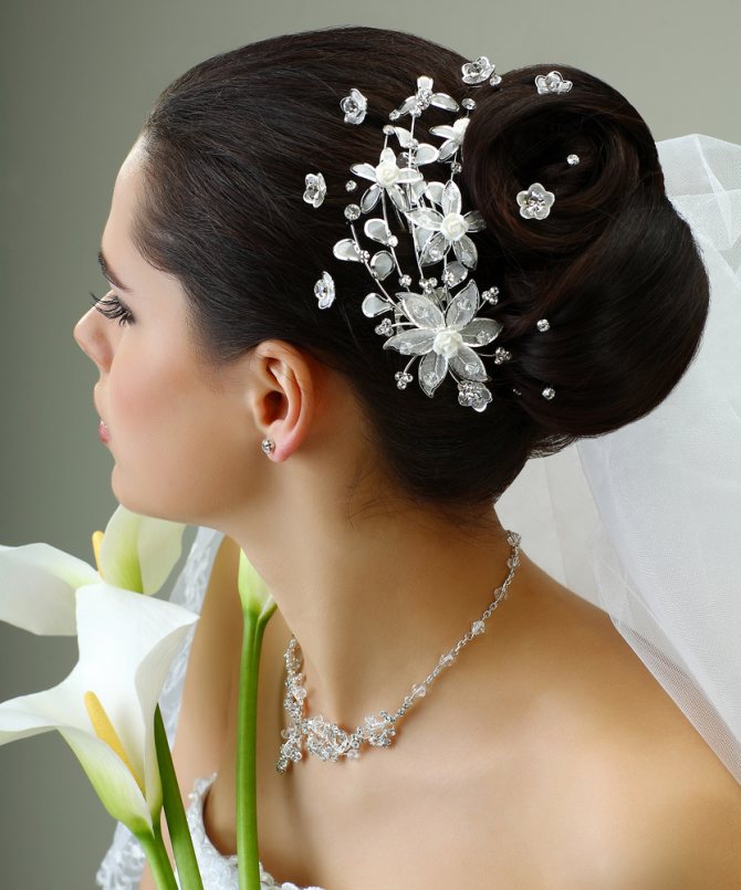 Как сделать прическу ракушка на средние волосы для невесты?