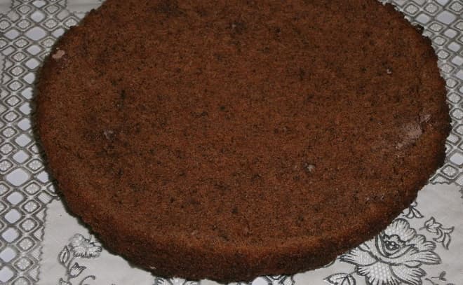Как сделать вкусный торт из готовых бисквитных коржей
