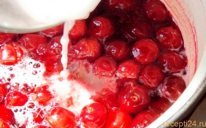 Как варить кисель из ягод и крахмала