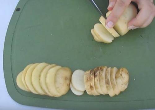 Картофель с салом на мангале