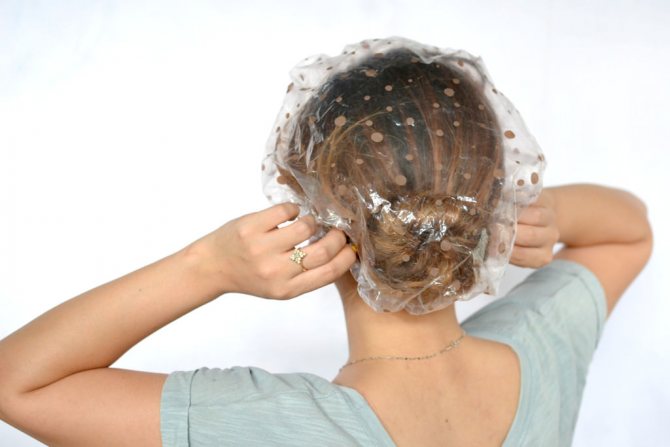 Кератин оказывает более сильное восстанавливающее и питательное воздействие на волосы именно при нагревании