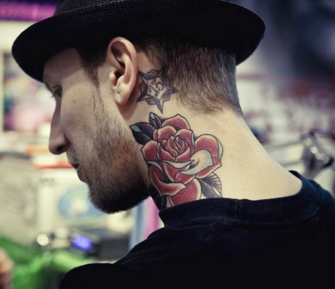 красивая татуировка розы