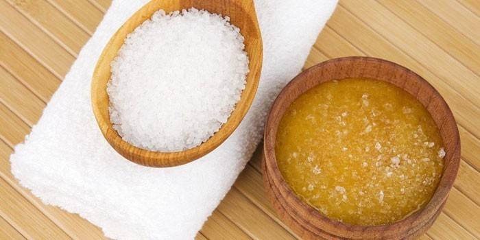 Морская соль и жидкий мед для обесцвечивание корней