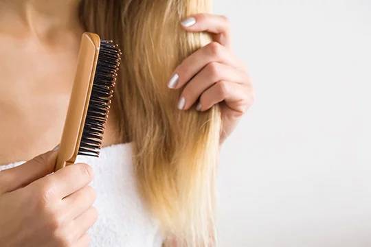 Почему волосы теряют блеск и шелковистость?