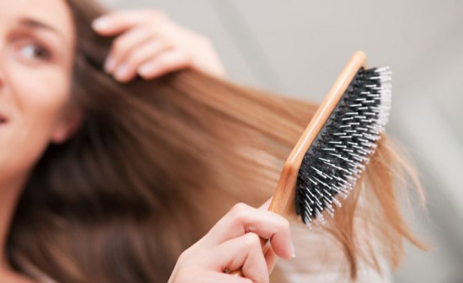 Правильная расческа уменьшит намагничивание волос