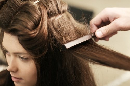 Прически на жидкие волосы средней длины: быстрые на каждый день, праздничные, вечерние. Инструкции укладки
