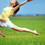 Простая утренняя зарядка йоги для хорошего самочувствия
