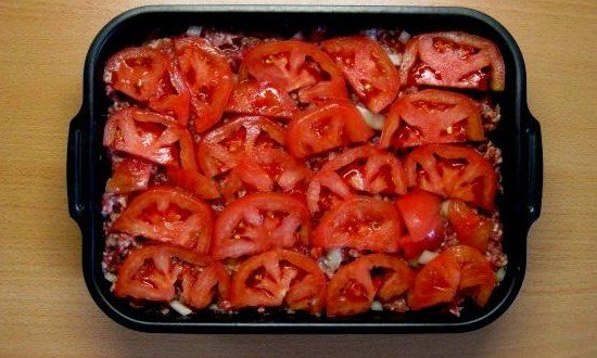 разложить помидоры
