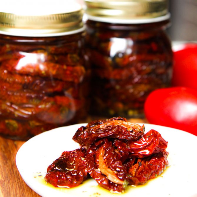 Салат с вялеными помидорами и моцареллой: пропорции, рецепт, советы по приготовлению