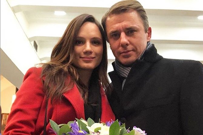 Сегодня Игорь счастлив со второй женой - 28-летней актрисой Кристиной Бродской. Фото: Инстаграм.