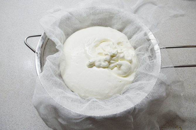 Сливочно-сметанный крем для торта (универсальный): 2 рецепта