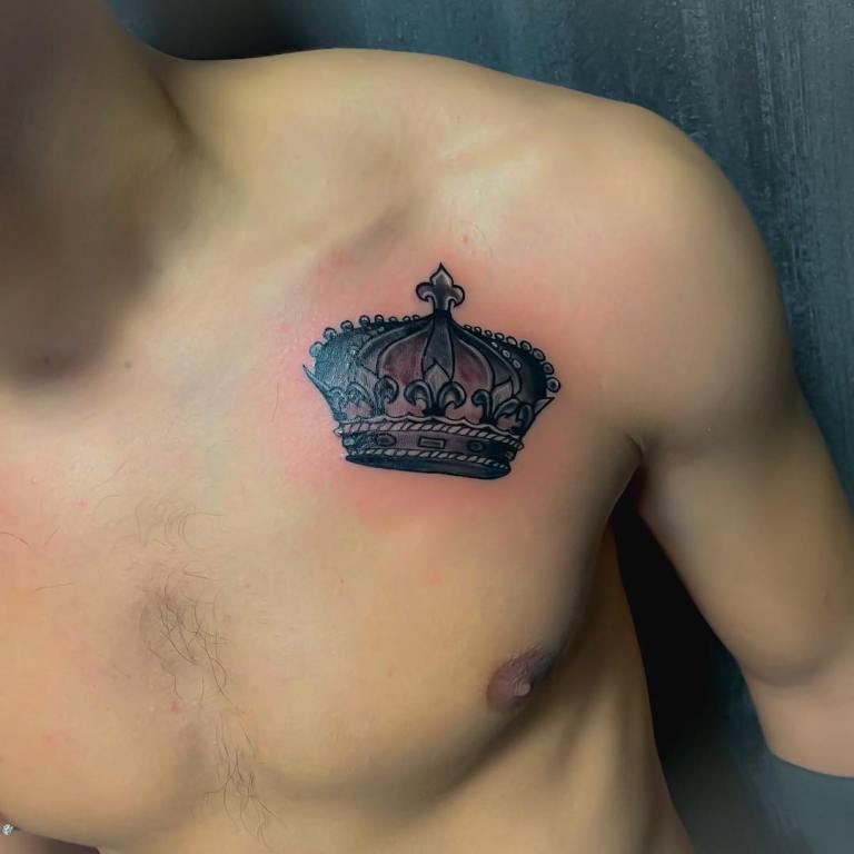 татуировка в виде короны