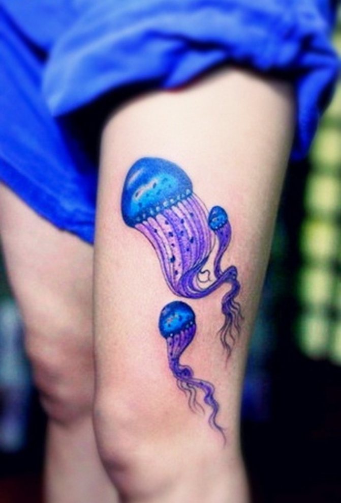 Татуировка в виде медузы