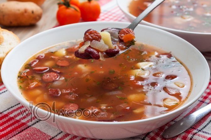 томатный суп с фасолью