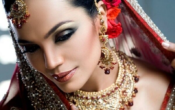 Вариант свадебного индийского макияжа