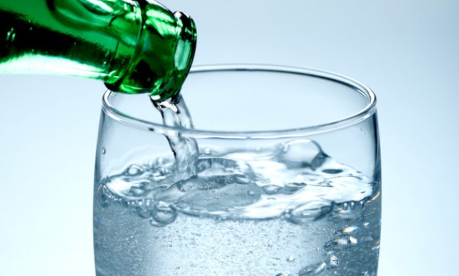Вредно ли пить простую газированную воду?
