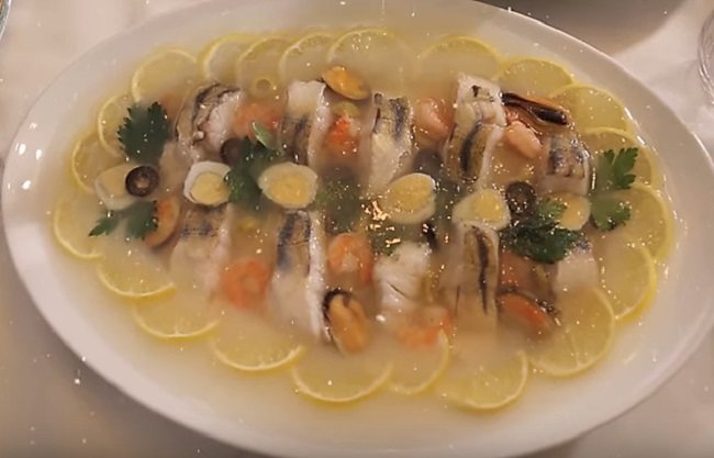 Заливное (холодец) из рыбы: 9 простых и вкусных рецептов заливной рыбы