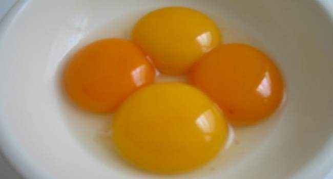 желток яйца вред и польза и вред